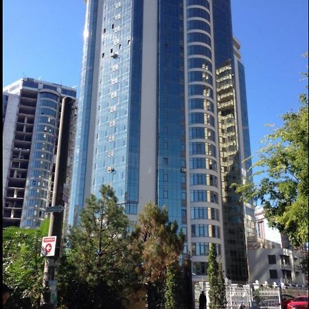 דירות אודסה Arcadia- Gagarin Plaza 5/2 מראה חיצוני תמונה